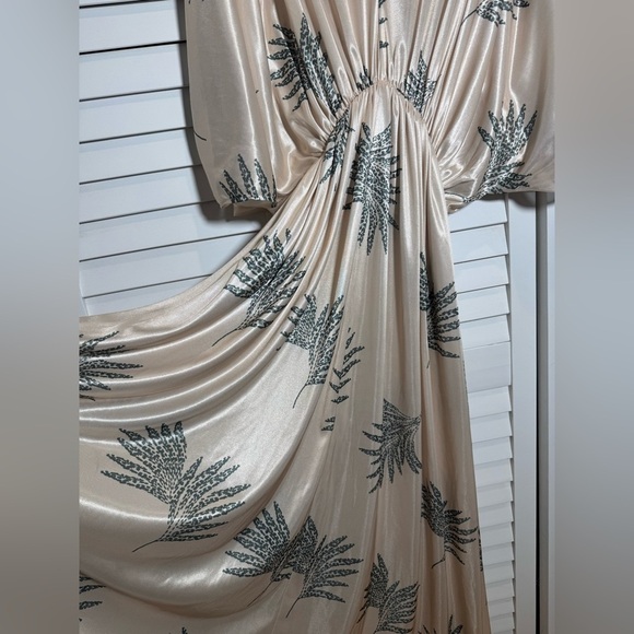 NWT Zara Wrinkled Effect Printed Satin Maxi Dress in Ecru, Size Large - Picture 5 of 8